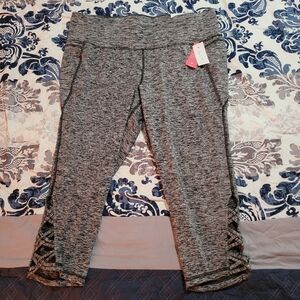 LIVI ACTIVE Wicking Cropped Leggings with Lattice Detail SZ 18/20     Charcoal